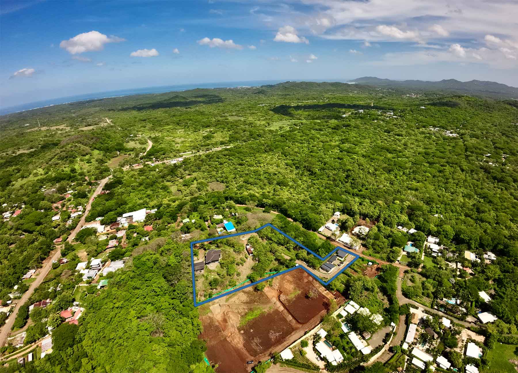 Mountain-Top Estate with Ocean Views, Multiple Homes & Development — Casa de 7 habitaciones con vista al mar en Tamarindo