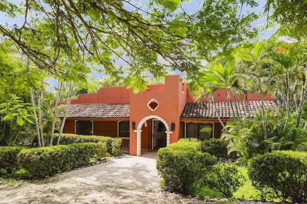 Casa Jade - Pool Villa in Villareal, Minutes from Tamarindo