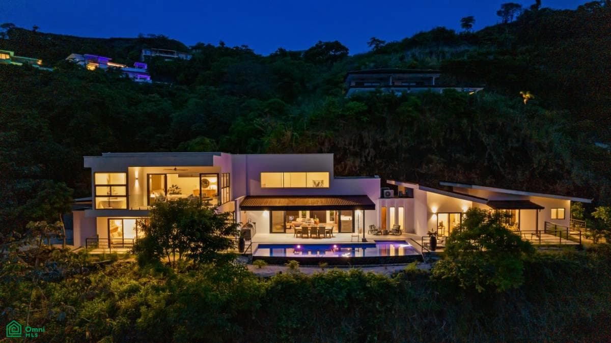 Casa Cielo / Villa Cielo
