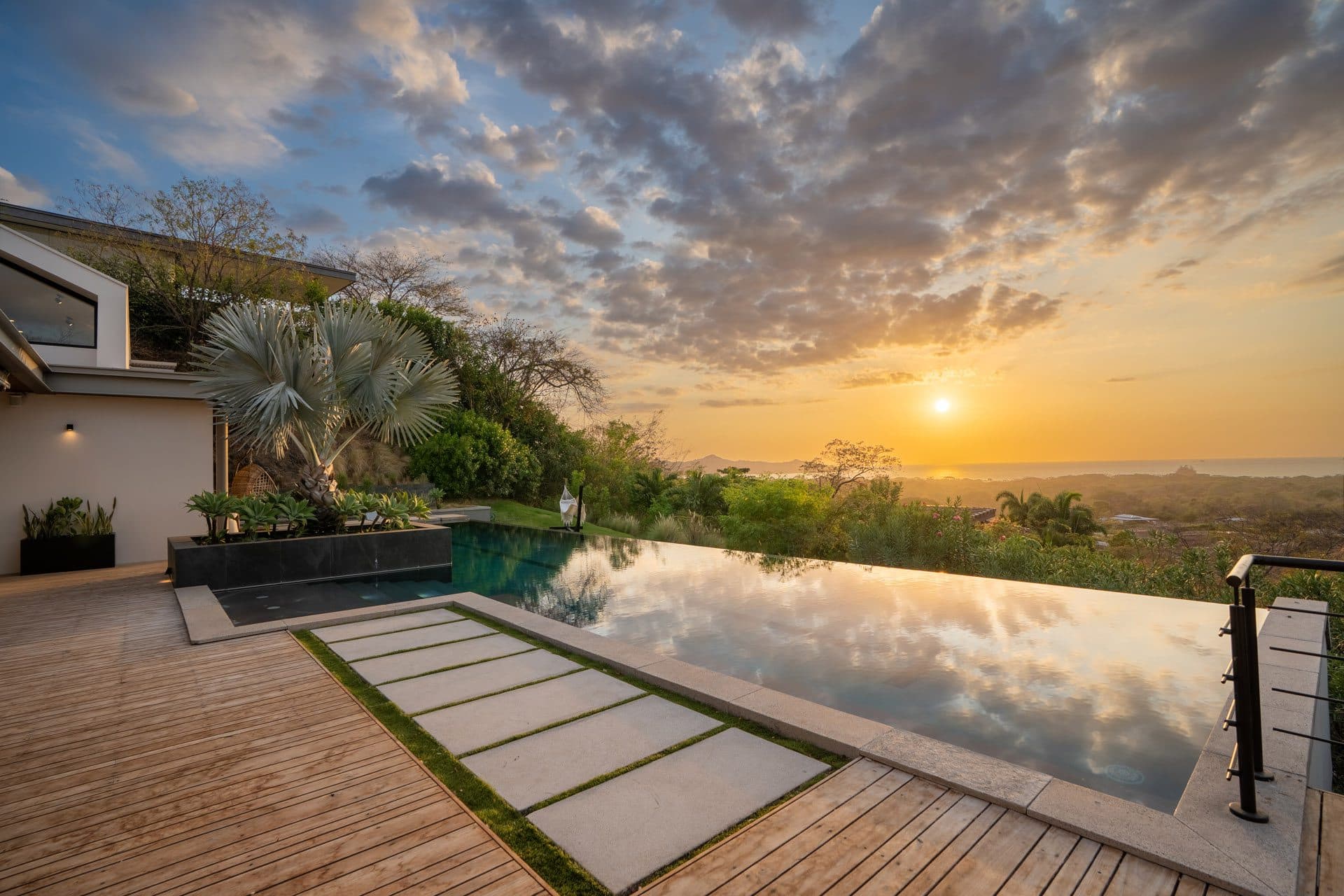 Luxury Ocean View Estate for Sale in Mar Vista, Costa Rica | Casa Sombalie