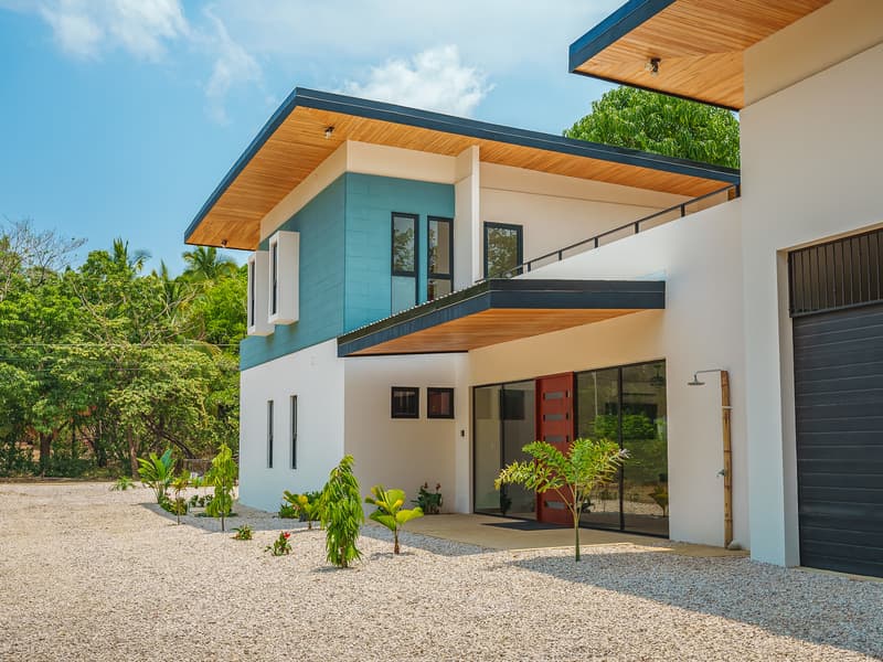 New 3BR Home 1 Block to the Ocean — Casa de 3 habitaciones en Junquillal