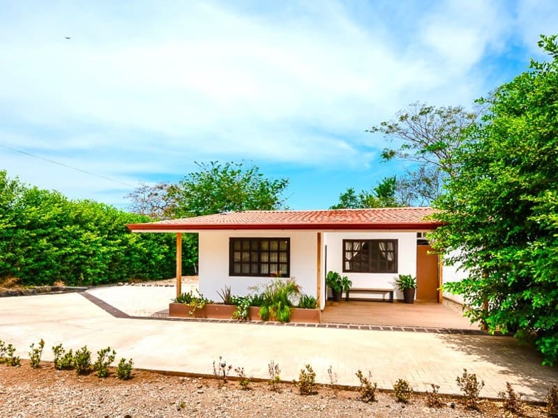 4 Bd 4 Ba Avellanas Property — Casa de 4 habitaciones con piscina en Avellanas
