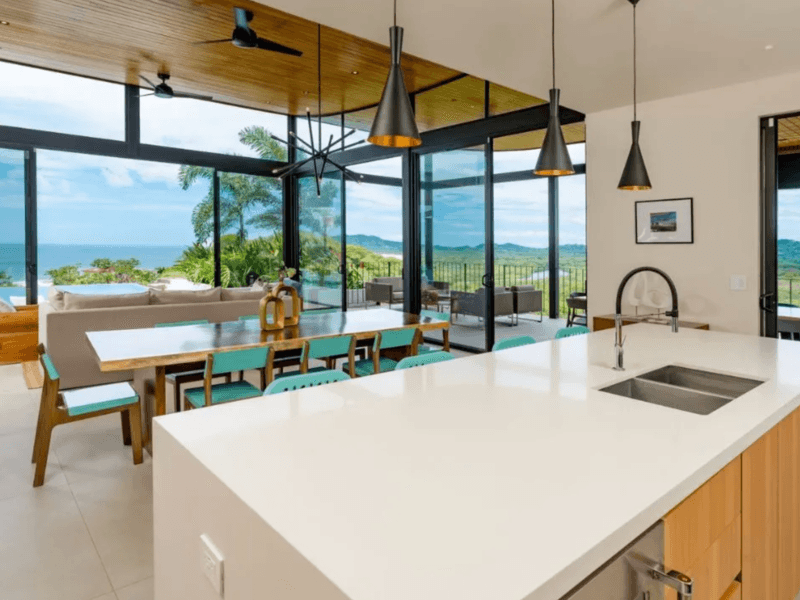 Casa Mas Tarde — Casa de 5 habitaciones con piscina en Tamarindo