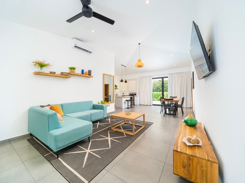 Cute Modern 3bed Bungalow 5 mins to Grande Beach!