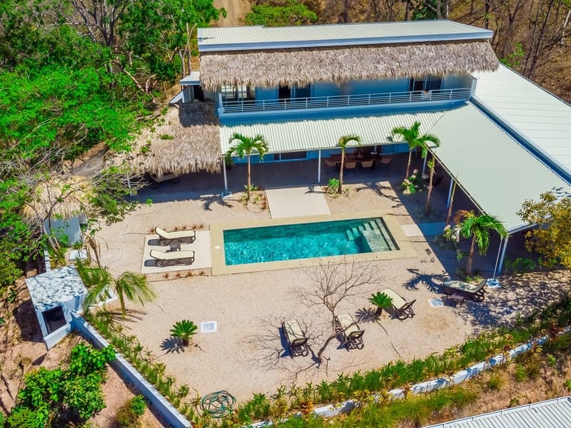 Private Oasis: Villa Pacha & Casita Coco