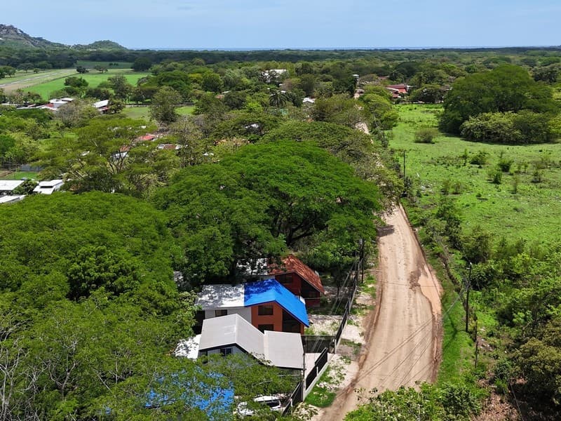 Renovated 3-Bedroom Home Close to Tamarindo — Casa de 3 habitaciones en Villareal