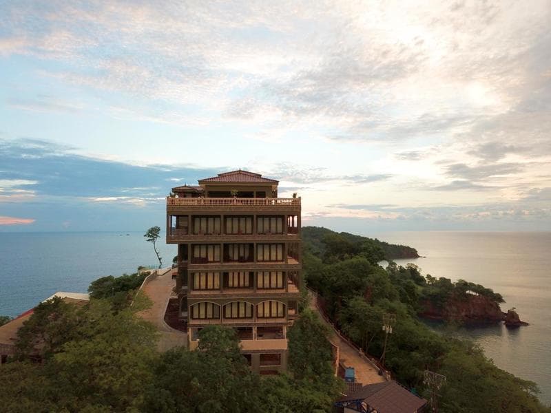 360 Splendor del Pacifico - Unit #502, Flamingo