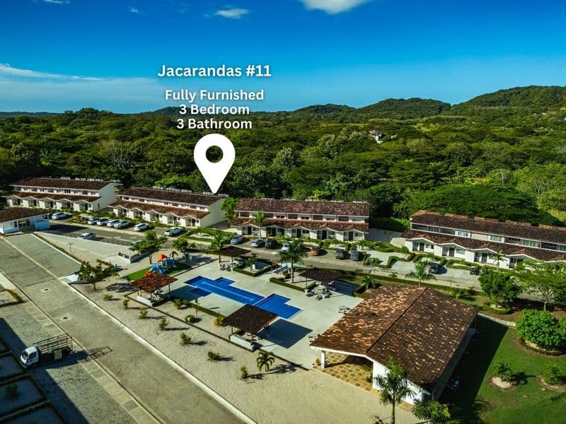 Jacarandas 11 - Elegant Villa Minutes from the Beach