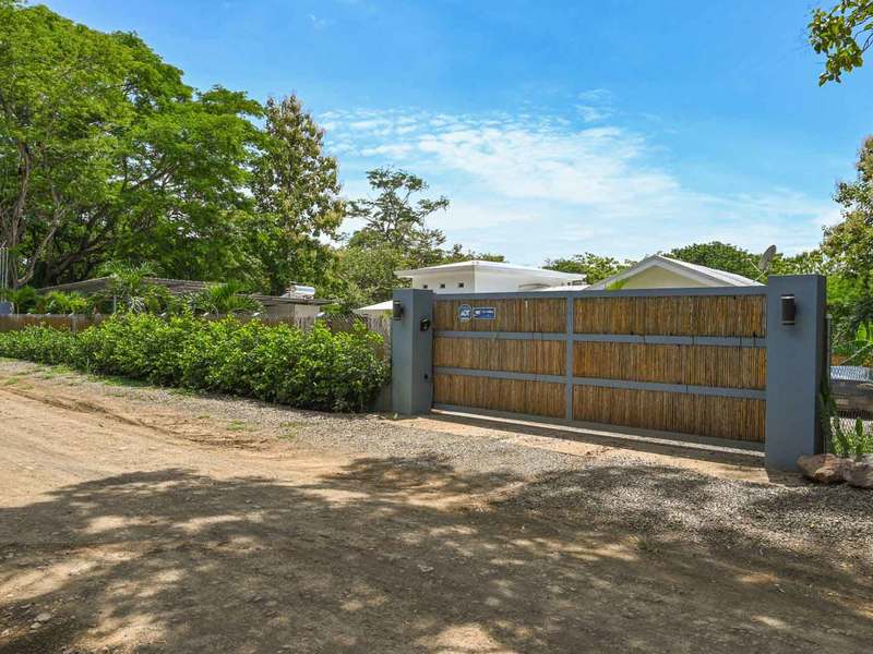 Villas Oasis — Casa de 6 habitaciones con piscina en Tamarindo
