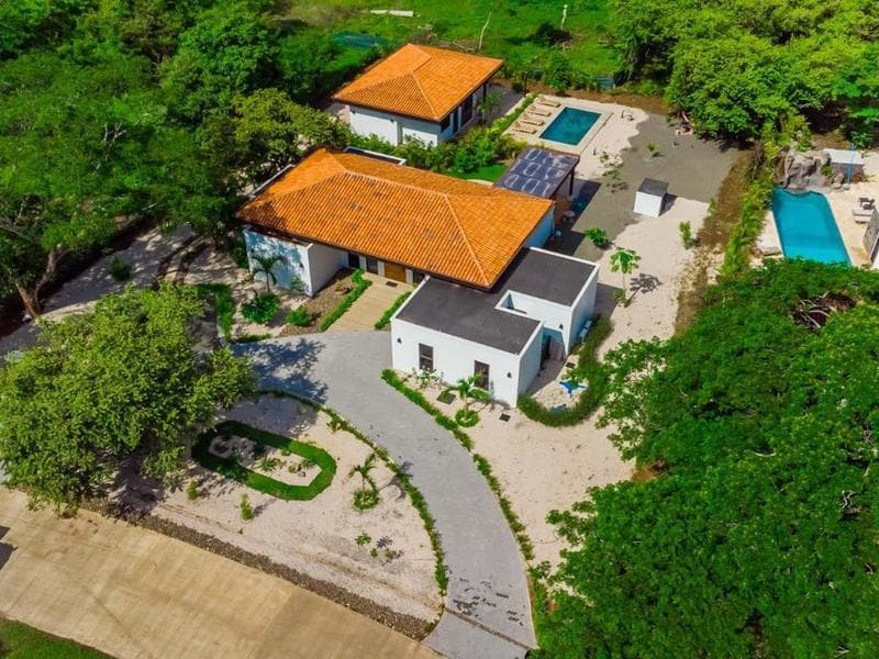 Los Almendros Home with Guest House and Two Pools in Hacienda Pinilla