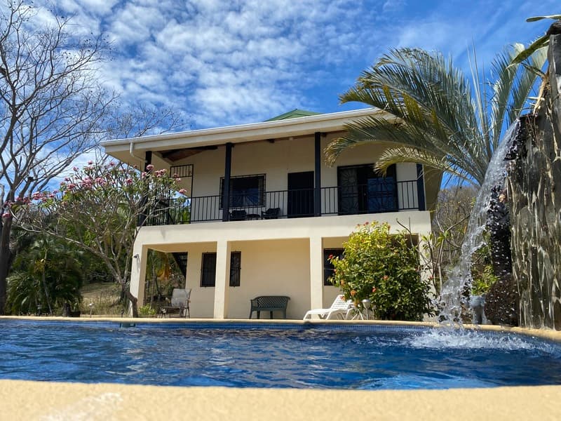 4 Bedroom Home with Guest Suit, Amazing Views, Pool, Acreage, Gated Community
