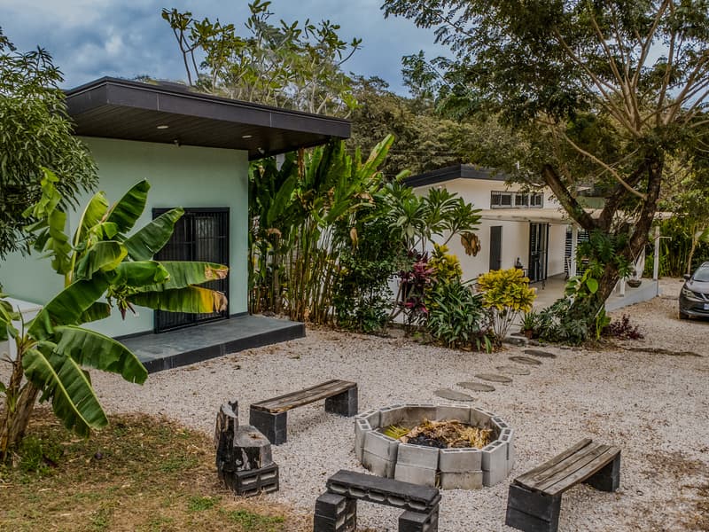 Versatile Multi-Unit Property with Expansion Potential Just Minutes from Grande