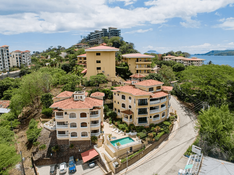 Move-In Ready Condo Steps from Playa Flamingo | Marina Real 11