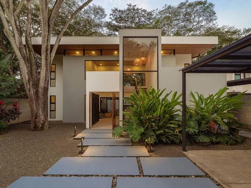 Amberjack Modern Home - Elegance & Income Opportunity in Playa Potrero