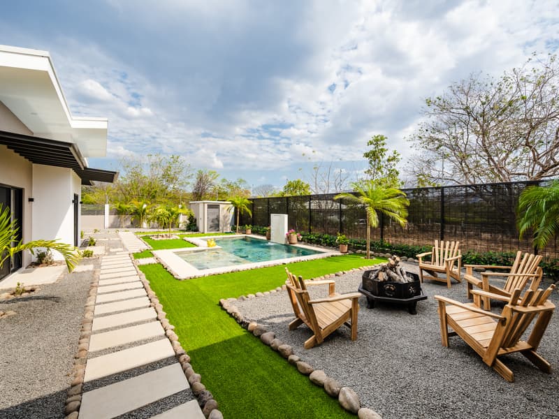 Villa Aurora - Brand-New 5 Bedroom Home Near Playa Penca