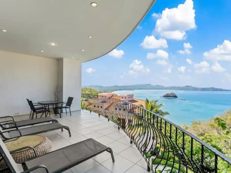 Panoramic Oceanview Residence in Flamingo Towers 18
