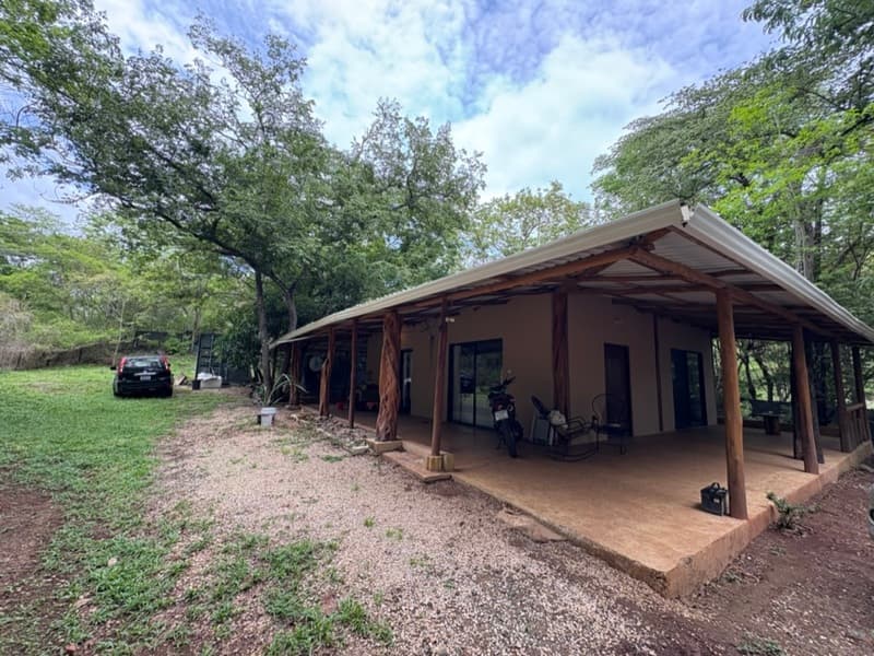 Los Jobos Opportunity: 5,000 m² Property Near Tamarindo with Expansion Potential