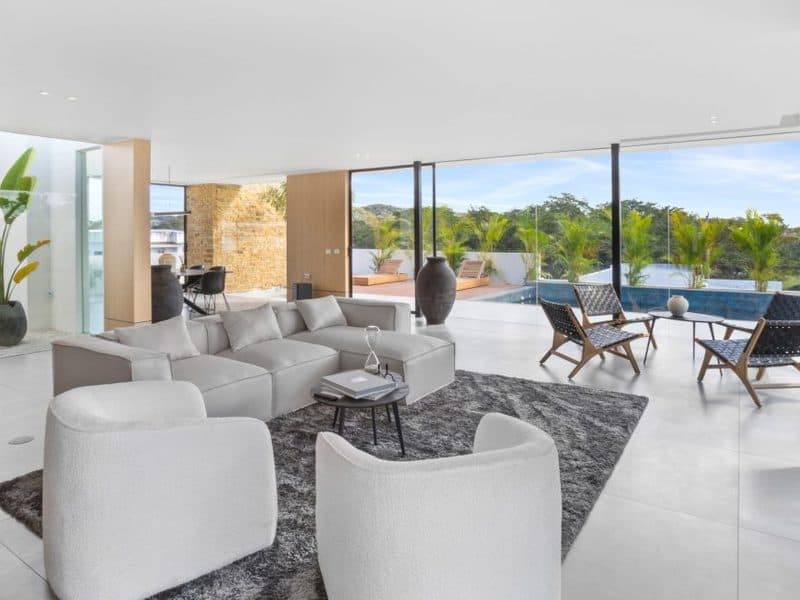 Villa Juba - Modern Tropical Villa with Beach Club Access in Tamarindo