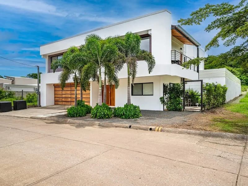 Casa Offshore | Luxury Home Near the Beach
