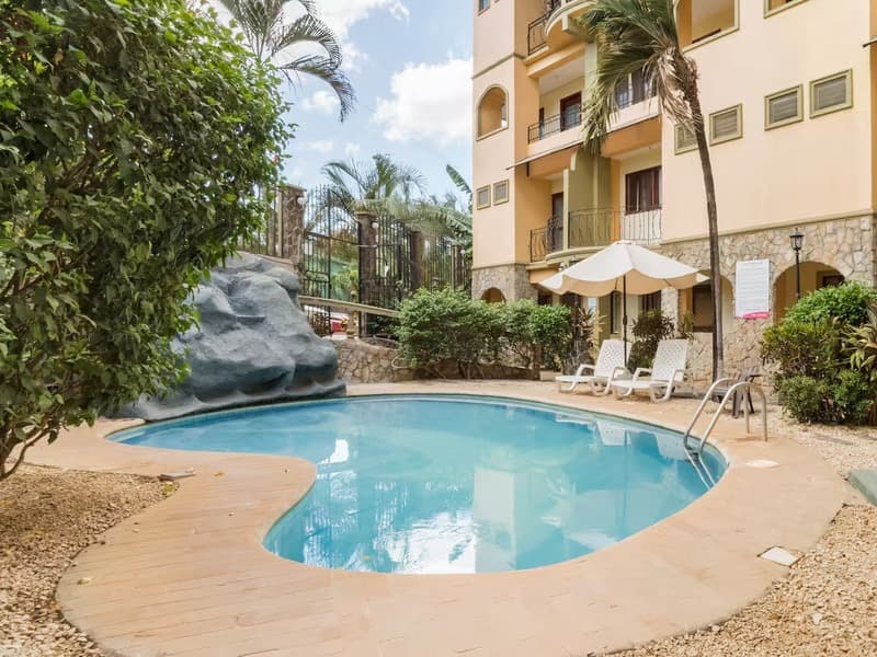 Turn-key 2 Bed Condo Just 10 Minute Walk to the Beach