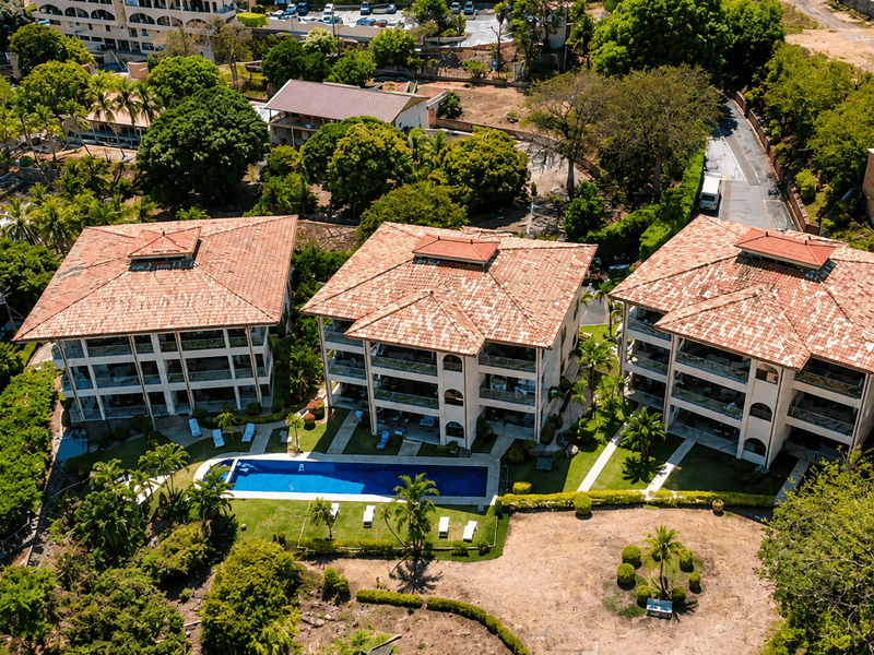Punta Plata 513: Luxury 2-Bedroom Condo with Ocean Views