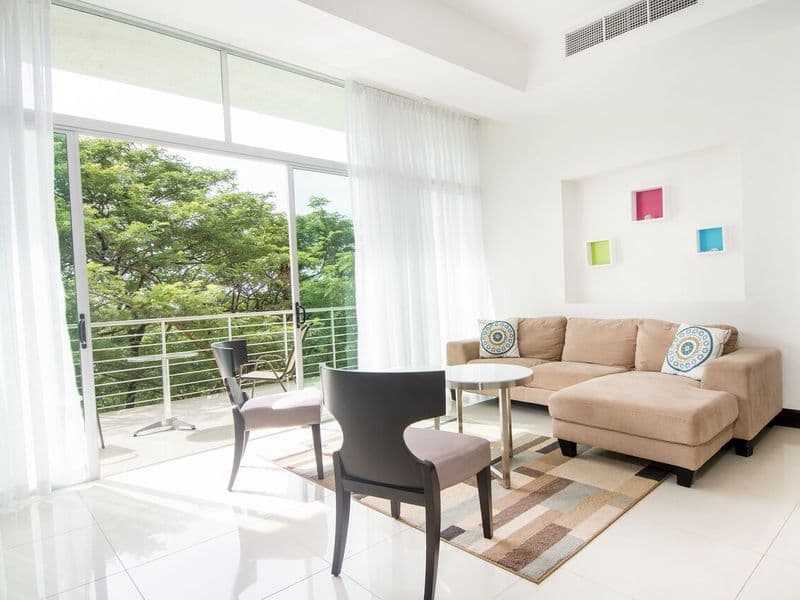 Pacific Park 402- Contemporary Living in Costa Rica — Condo de 2 habitaciones en Tamarindo